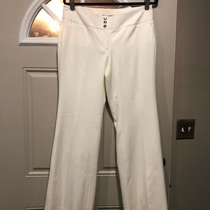 NWT White House Black Market white pant. Size 10R